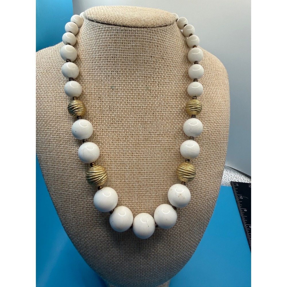 Vintage White Chunky Graduated Bead Necklace Gold Tone Accents 20 Inch Statement
